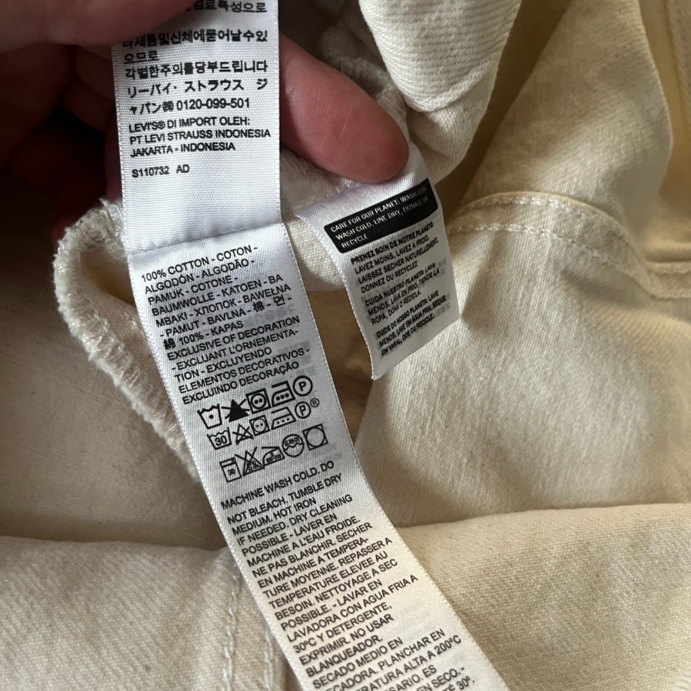 Levi's Men's White Jean Jacket - Picture 4 of 9